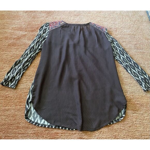 One September Anthropologie Boho Embroidered Tunic Blouse Black Red Ikat Print S - Picture 9 of 10
